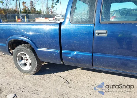 1998 Chevrolet S-10 Ls Fleetside from USA, damaged, VIN 1GCCS1945W8244093